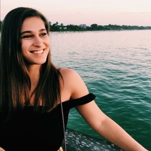 Meet your Posher, Ashley